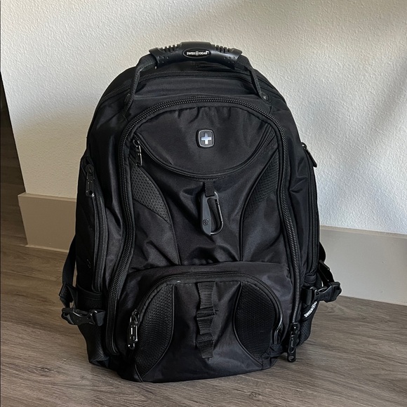 SwissGear Classic Black Backpack - Picture 1 of 10